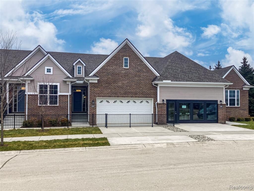 Property Photo: 9933 Crossview Trail 128 MI 48855
