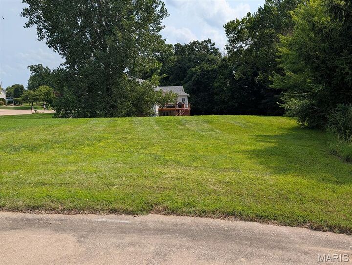 Property Photo:  120 Waterfall Court  IL 62034 