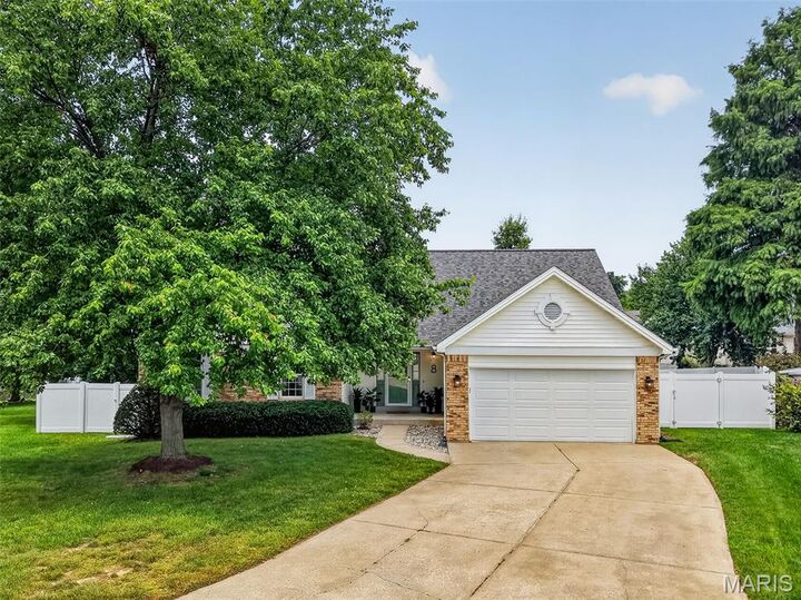 Property Photo:  8 Lewis Court  MO 63376 