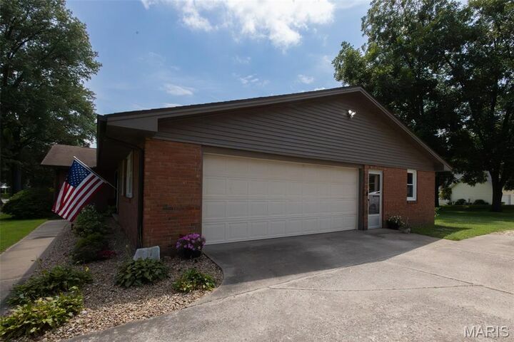 Property Photo:  1229 Fairlane Drive  MO 63701 