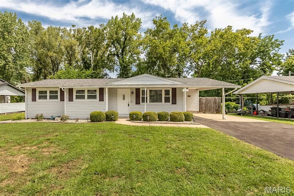 Property Photo:  2022 Dawson Drive  MO 63301 