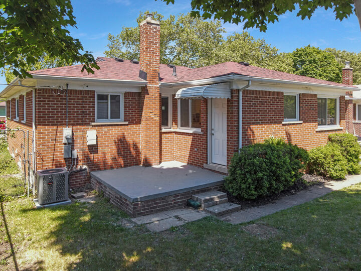 Property Photo:  15241 Pearson Street  MI 48237 