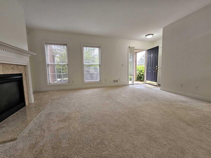 Property Photo: 3376 Endsleigh Lane MI 48197