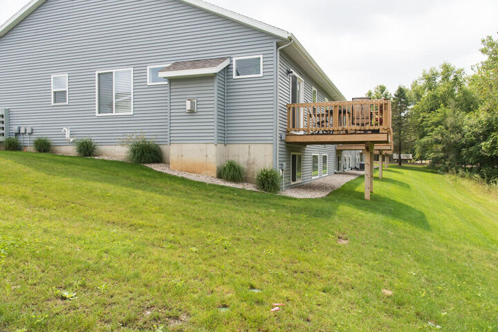 Property Photo:  1423 N Village Circle  MI 49009 