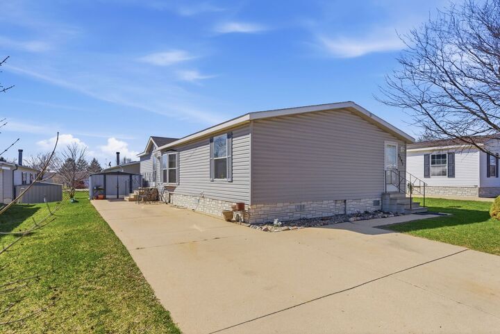 Property Photo:  2295 Iris Avenue  IL 61008 