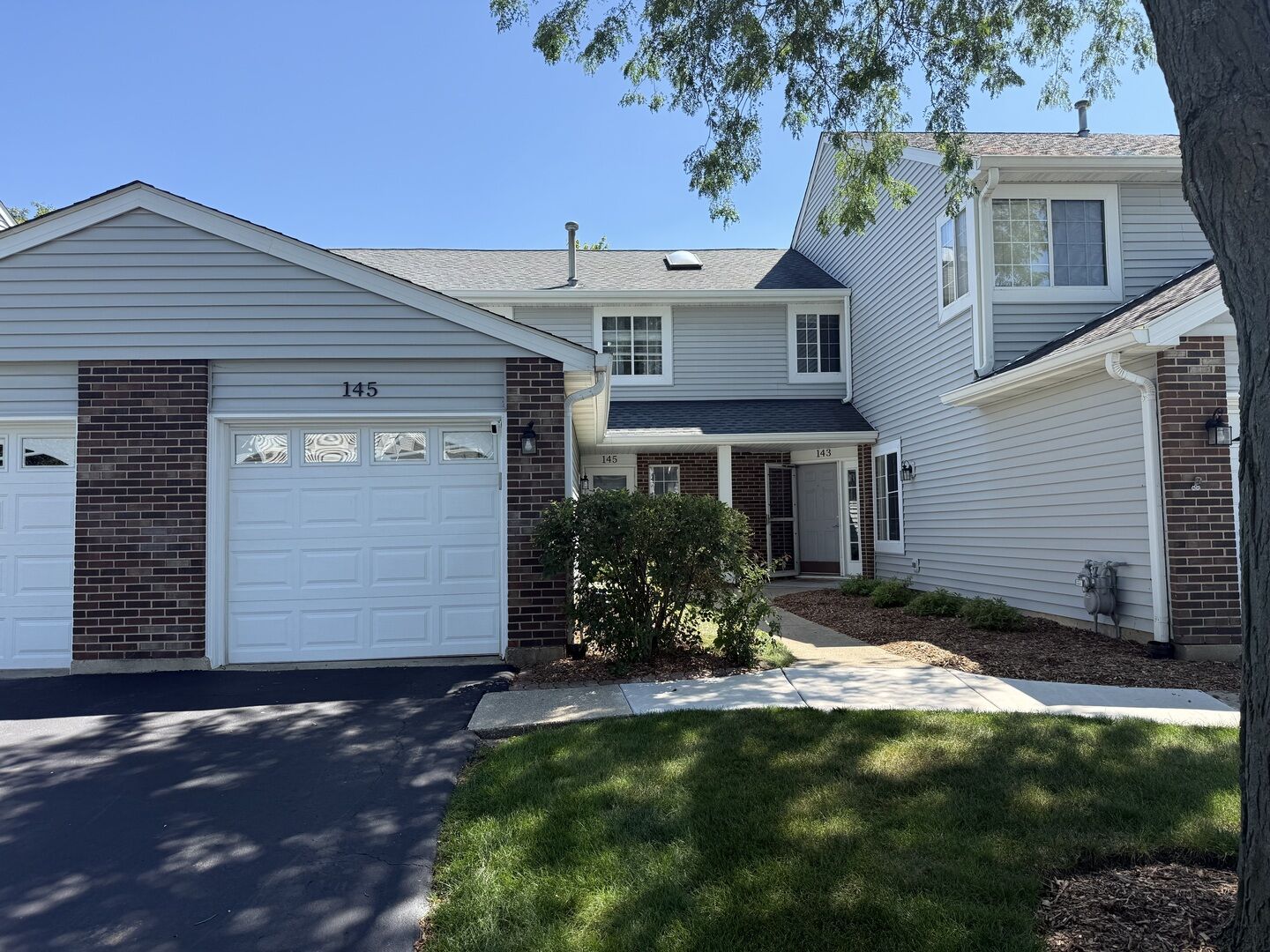 Property Photo: 145 Winchester Drive IL 60107