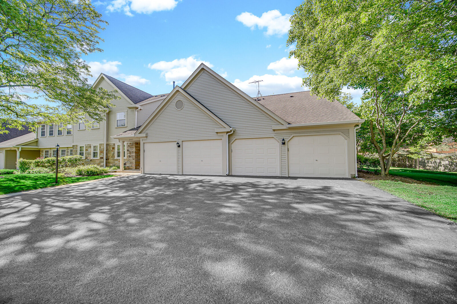 Property Photo: 2403 Mallow Court Z2 IL 60194