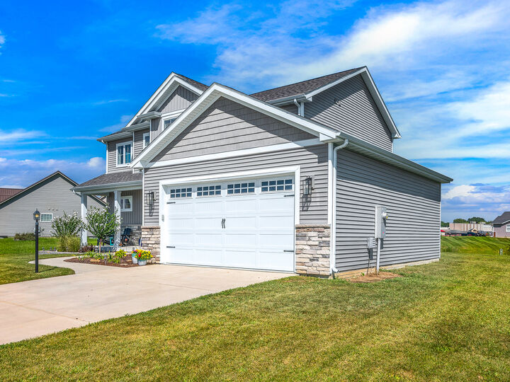 Property Photo: 520 Prairie Meadows Drive IL 61745