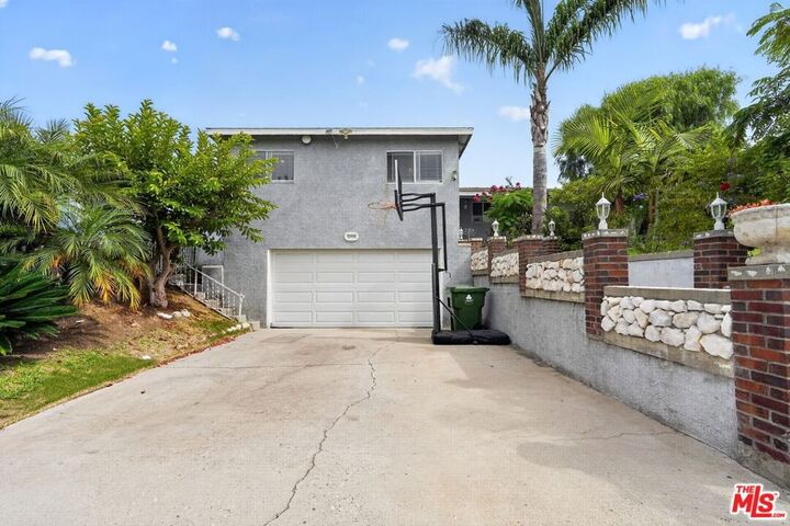 Property Photo:  7615 Kittyhawk Avenue  CA 90045 
