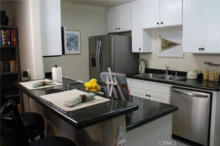 Property Photo: 1720 Newport Avenue 5 CA 90804