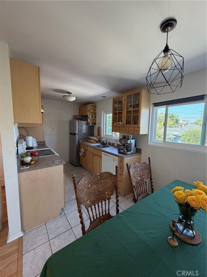 Property Photo: 725 Coronado 206 CA 90804