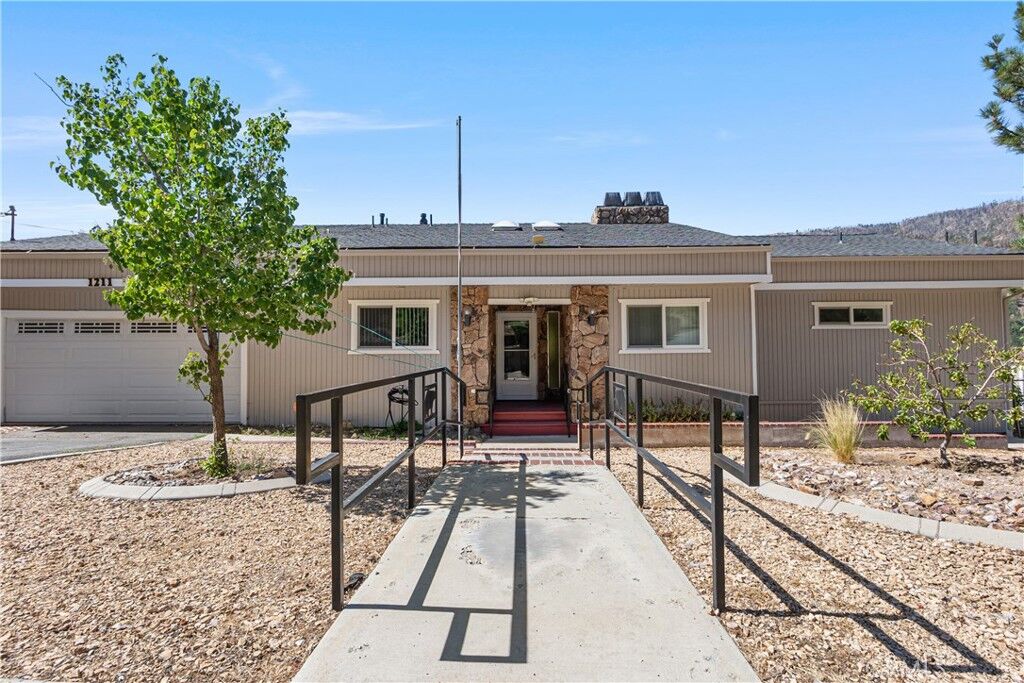 Property Photo:  1211 Rivera  CA 92397 