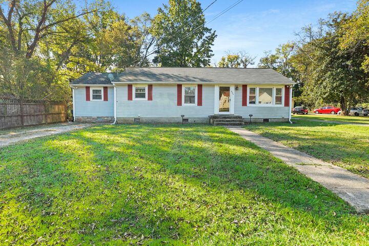 Property Photo: 604 Pennsylvania Anx TN 37087