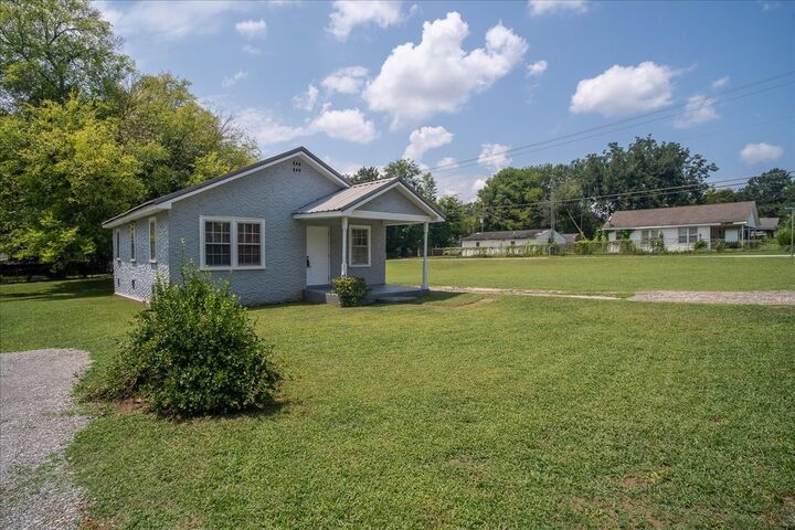 Property Photo: 204 S Spurr St AL 35630