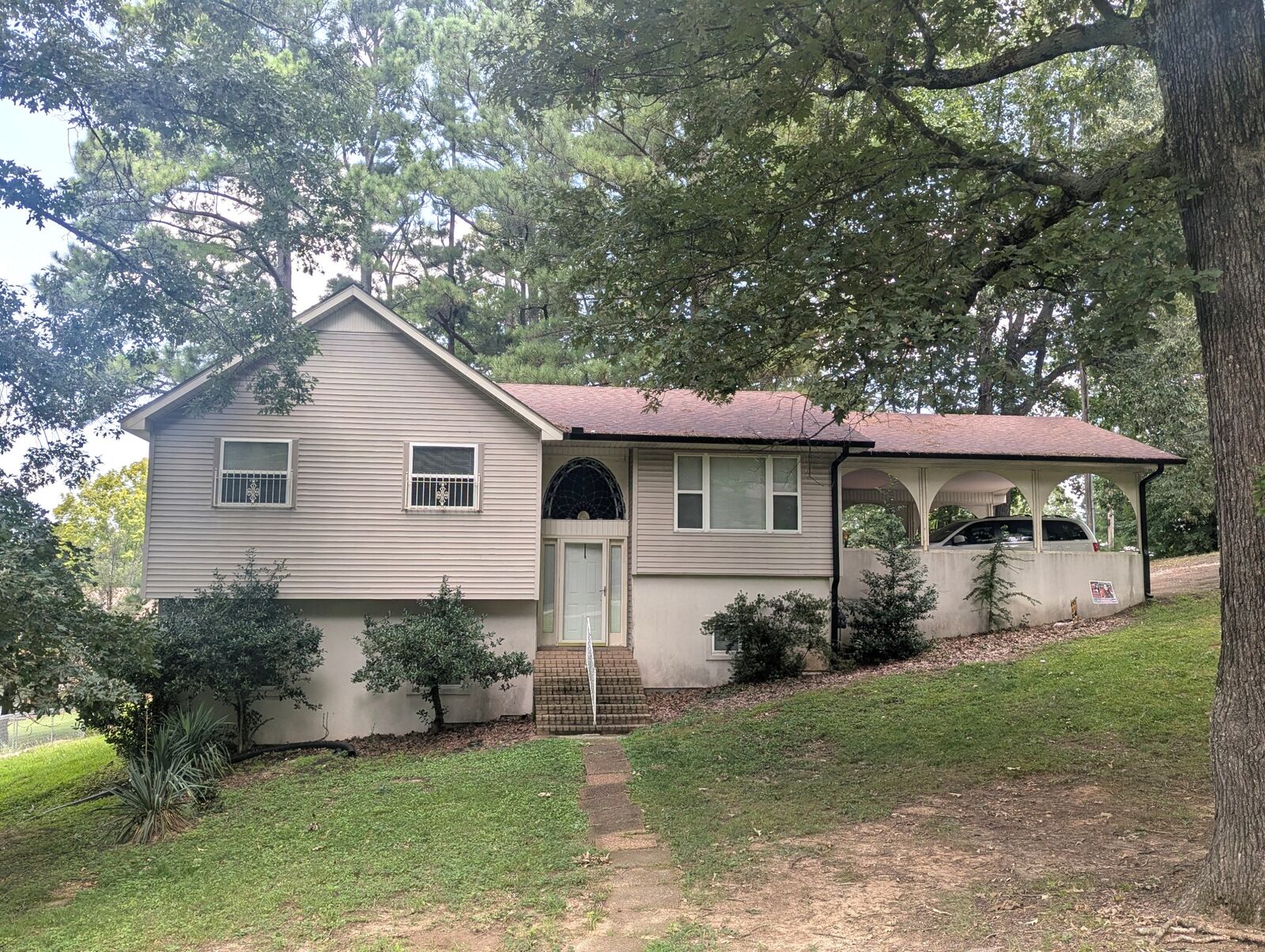 Property Photo:  1208 E Blythe St  TN 38242 