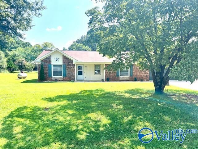 Property Photo: 211 Elton Circle AL 35759