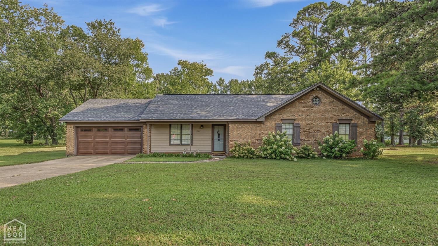Property Photo:  1720 Ridge Oak  AR 72404 
