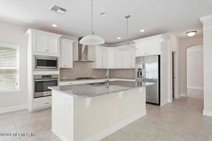 Property Photo: 3637 Crossview Drive FL 32224
