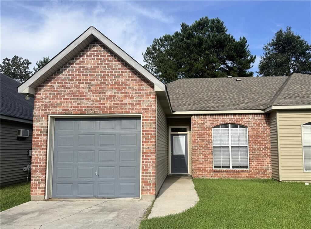 Property Photo: 148 Remmy Court LA 70448