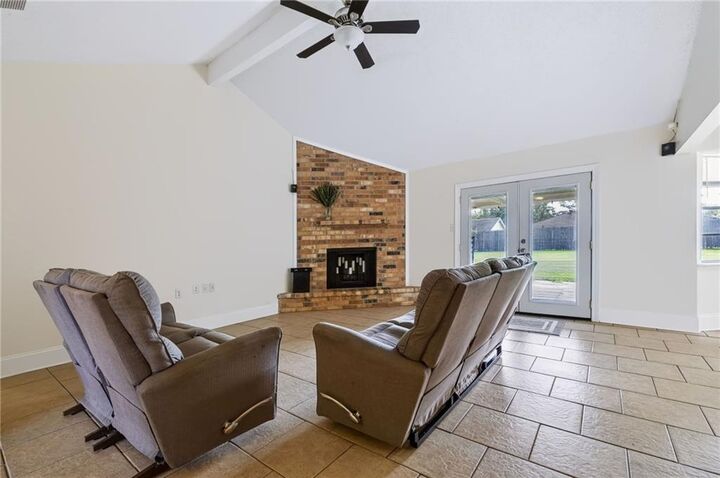 Property Photo: 106 Yorkshire Drive LA 70458