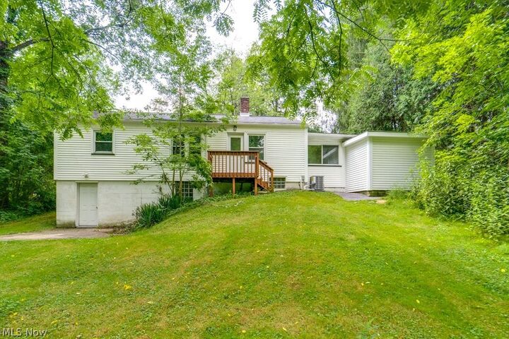 Property Photo:  5567 Valley Lane  OH 44139 