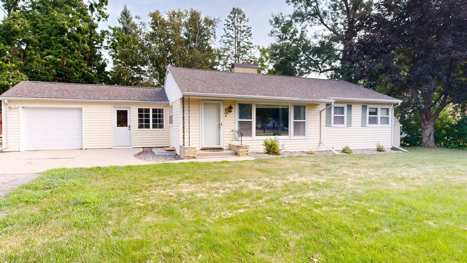 Property Photo:  504 19th Avenue SW  MN 56201 
