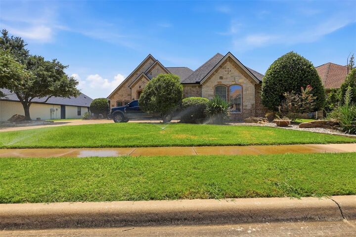 Property Photo:  2606 Waters Edge Drive  TX 76048 