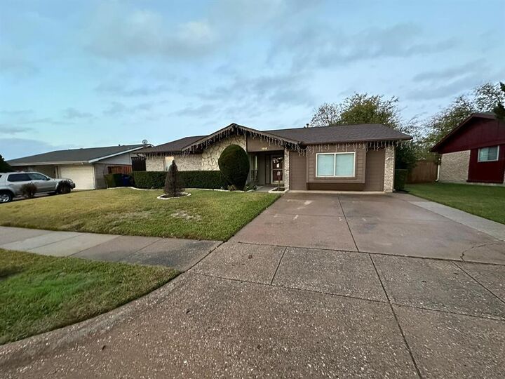 Property Photo: 1803 Redbud Circle TX 75006