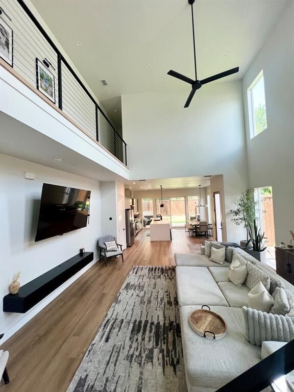Property Photo: 2407 Crossman Avenue TX 75212