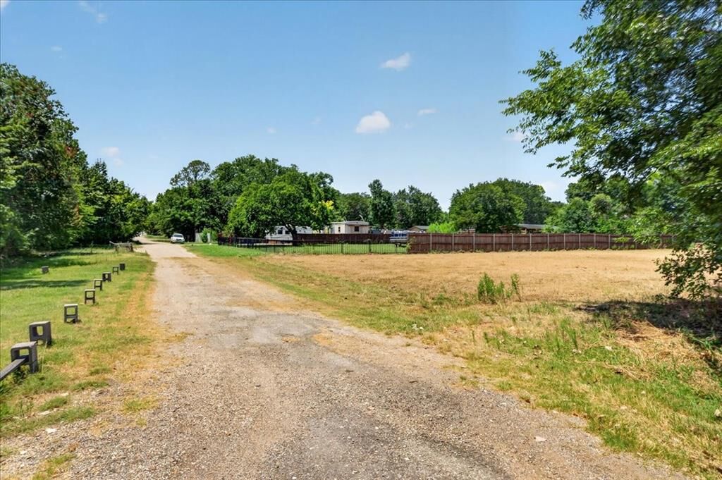 Property Photo:  1306 Ranch Road  TX 75052 