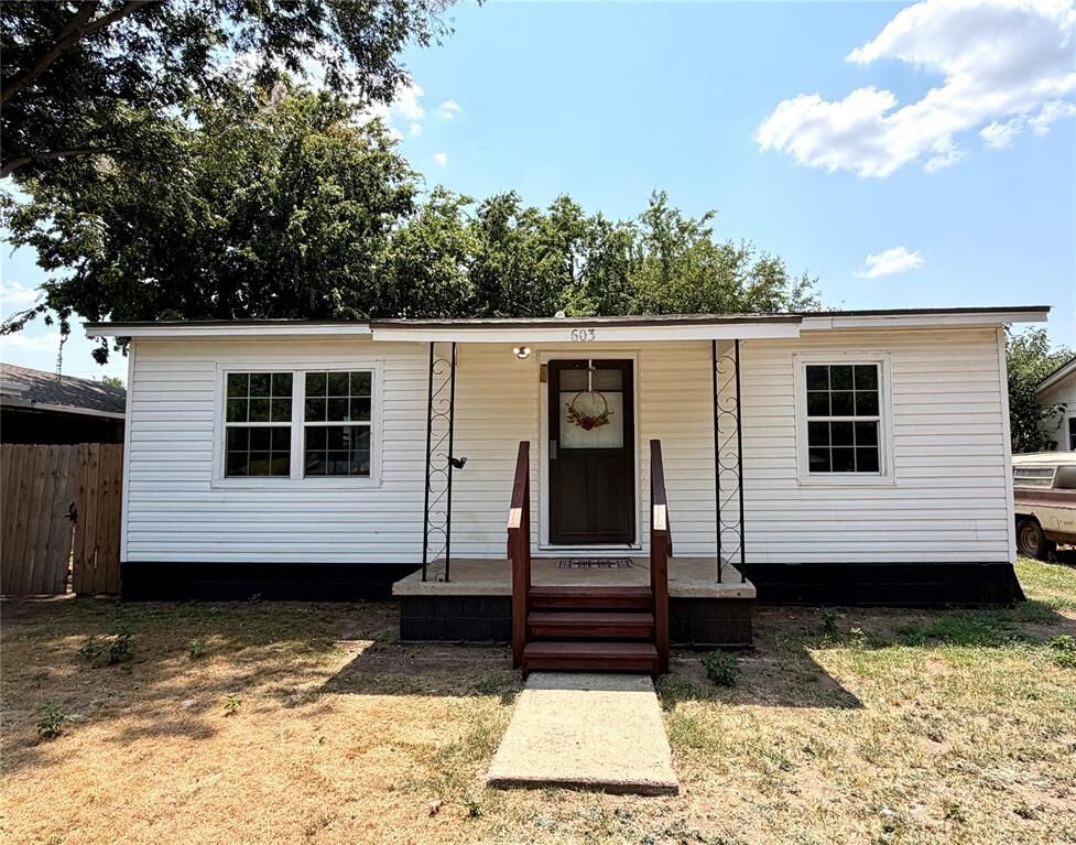 Property Photo:  603 NW Pontotoc Street  OK 73059 