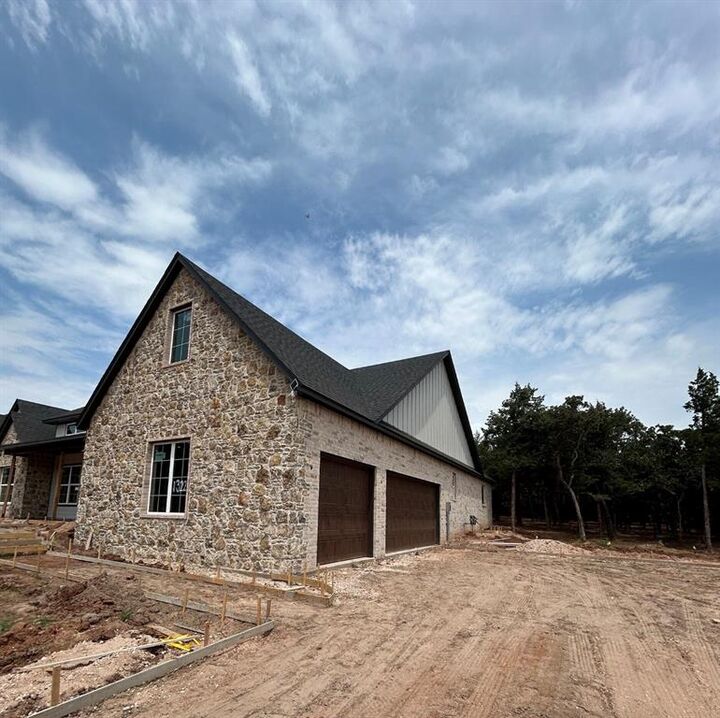 Property Photo: 13225 Lost Creek Trail OK 73034