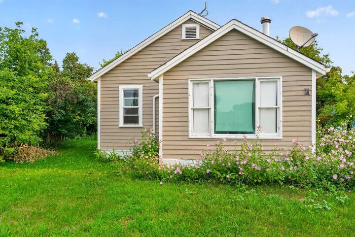 Property Photo: 11216 106 Ave Avenue AB T0H 0B4
