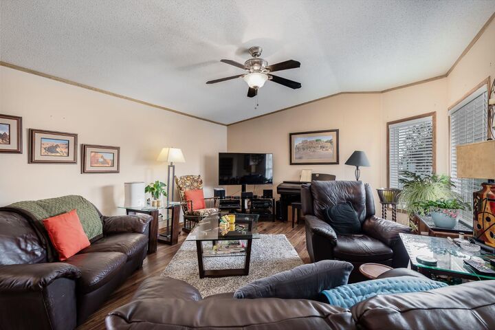 Property Photo: 806 Beckner Crescent AB T0M 0N0