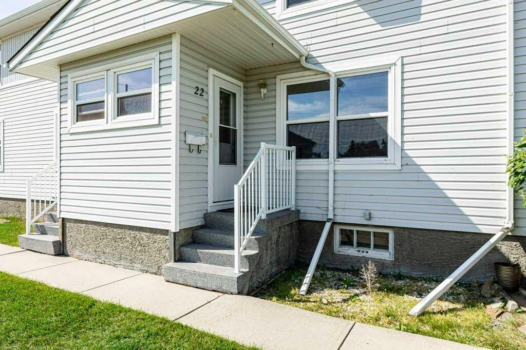 Property Photo: 22 Poplar Crescent AB T4S 1V3