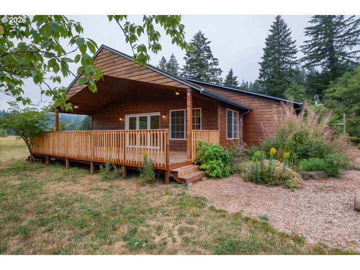 Property Photo: 36435 Devitt Rd OR 97326
