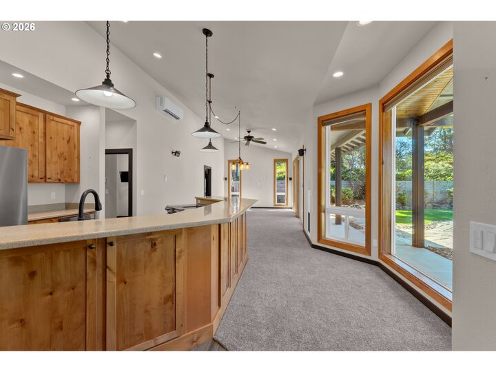 Property Photo: 4606 Perpetua St OR 97439