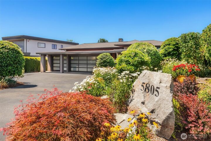 Property Photo:  5805  104th Avenue NE  WA 98033 