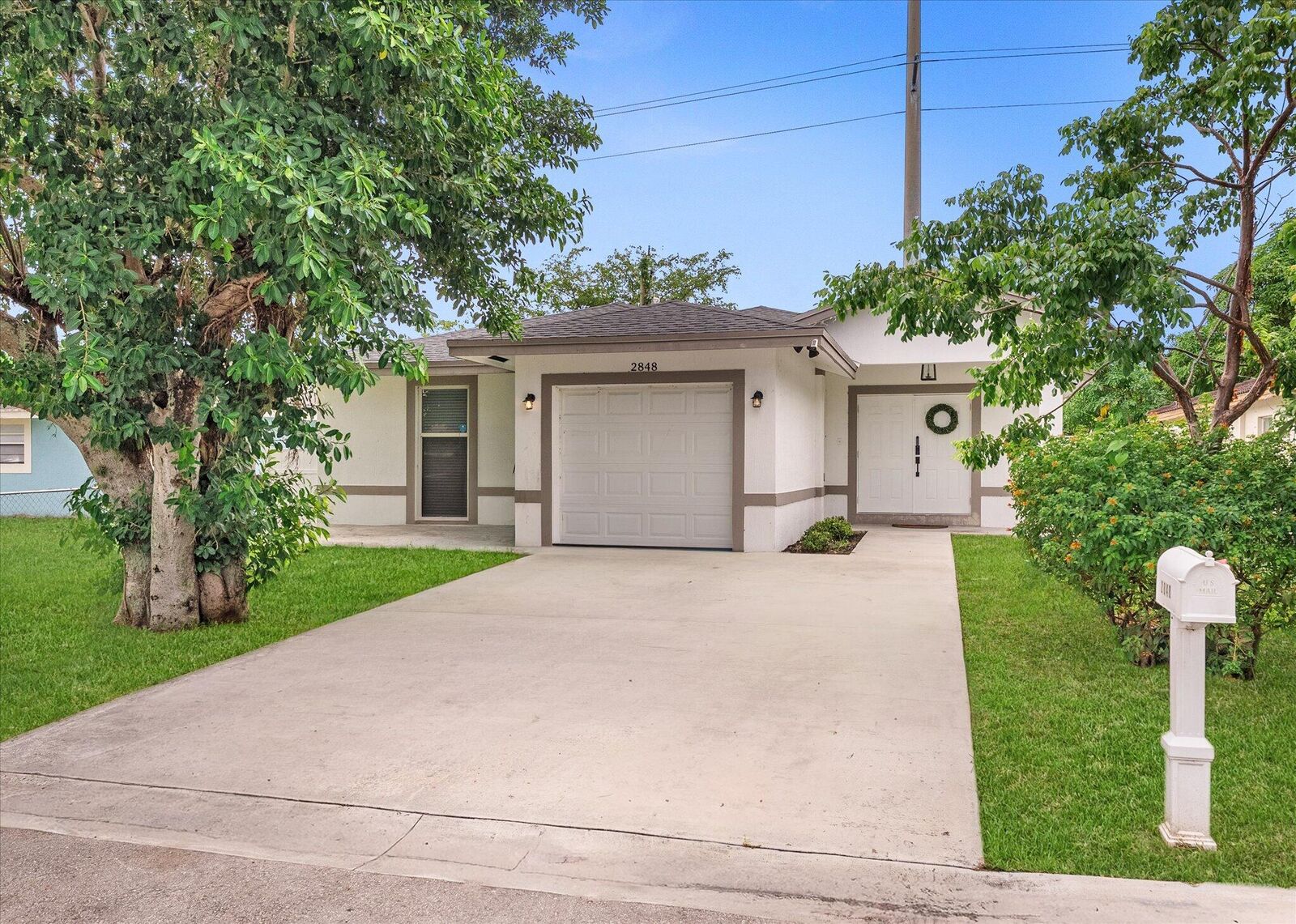 Property Photo: 2848 NW 9th Place FL 33311