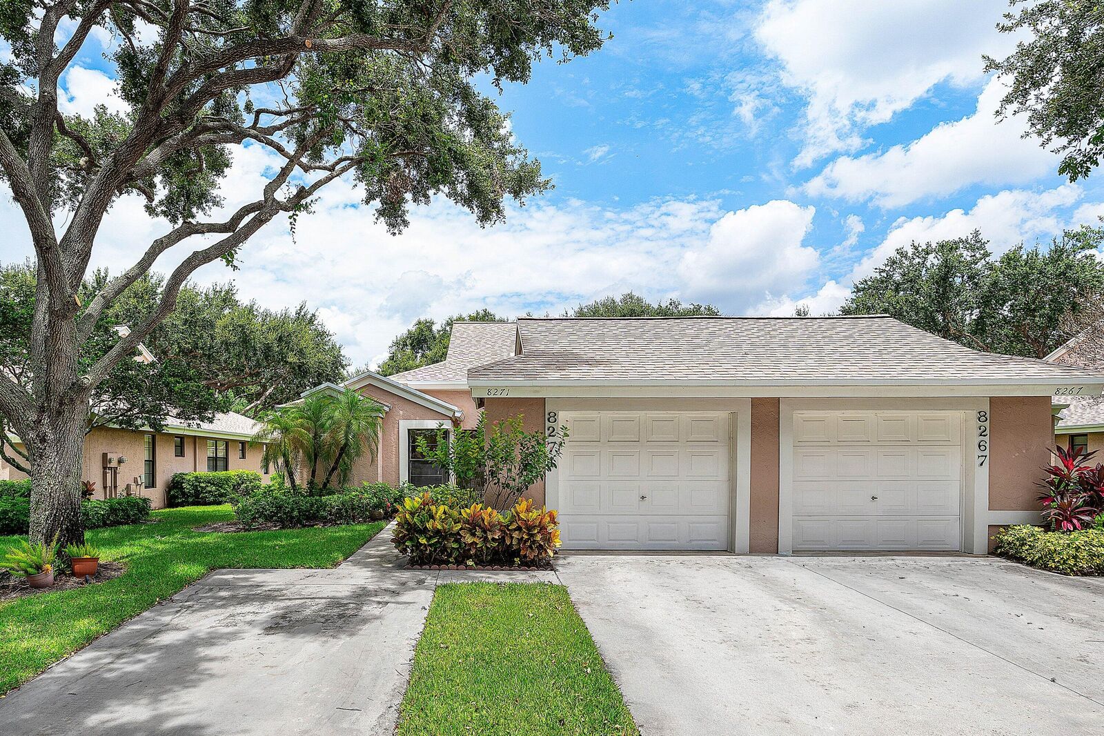 Property Photo:  8271 Sun Lake Drive  FL 33496 