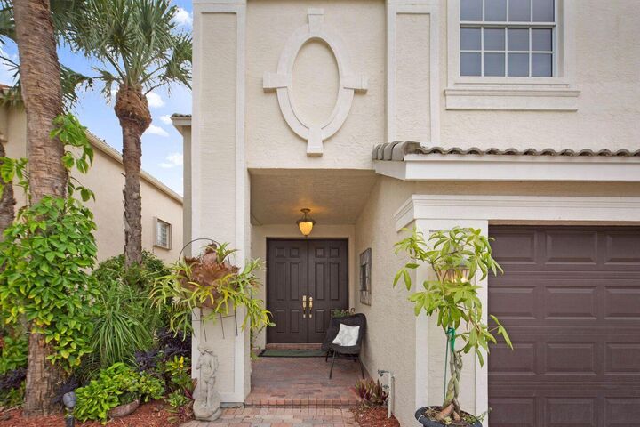 Property Photo: 9061 Dupont Place FL 33414