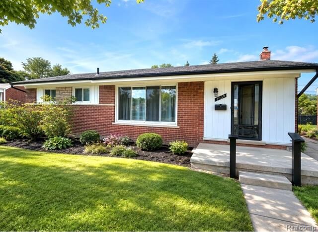 Property Photo: 3039 Pearl Avenue MI 48091
