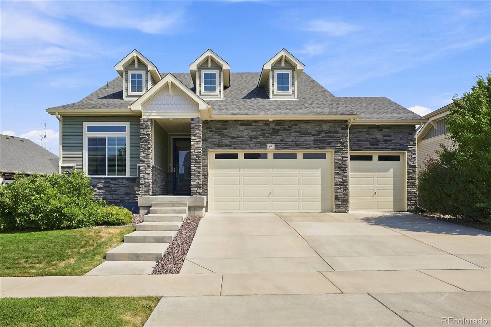 Property Photo:  58 S Oak Hill Court  CO 80018 