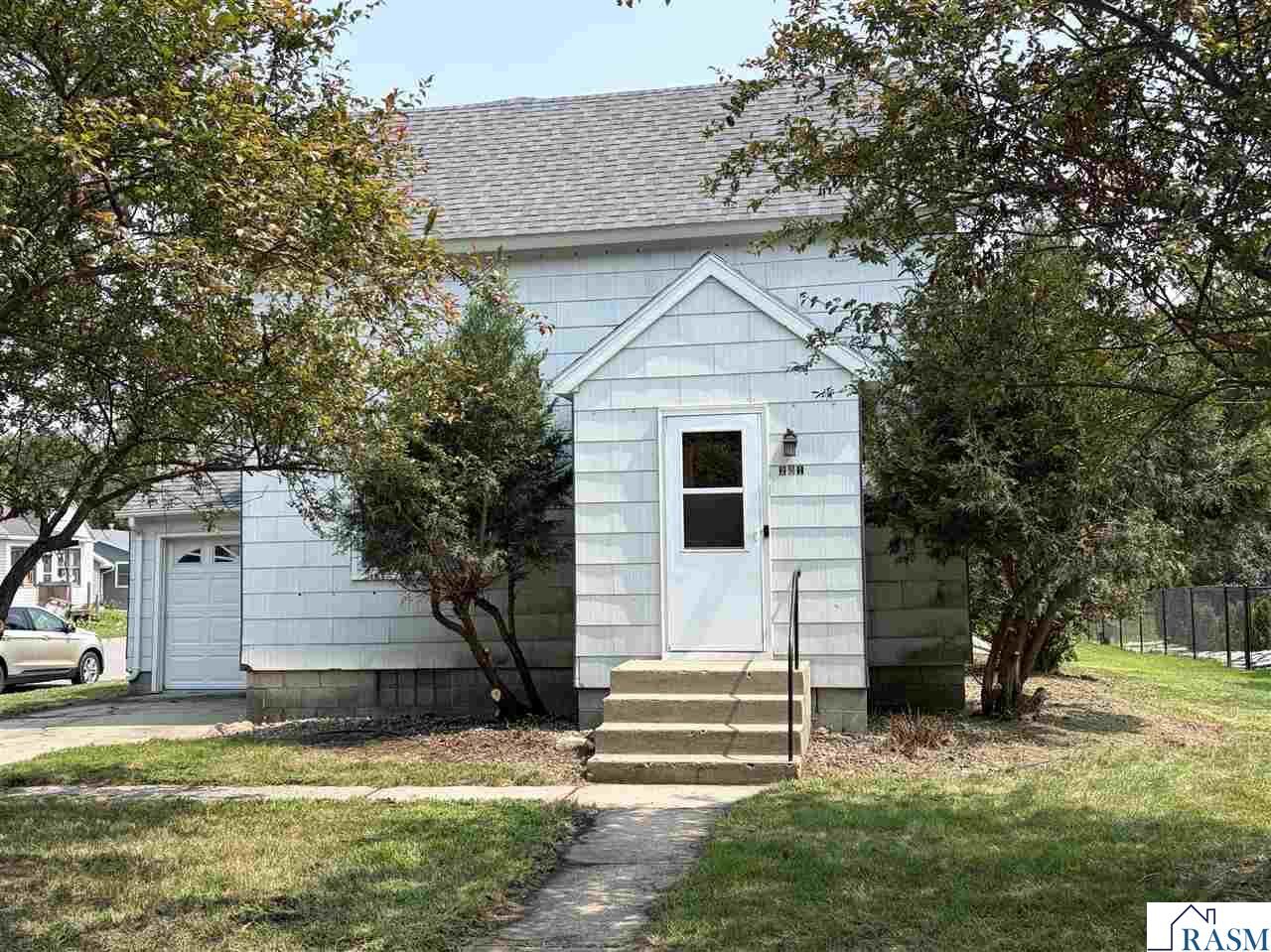 Property Photo:  201 Main St So  MN 55396 