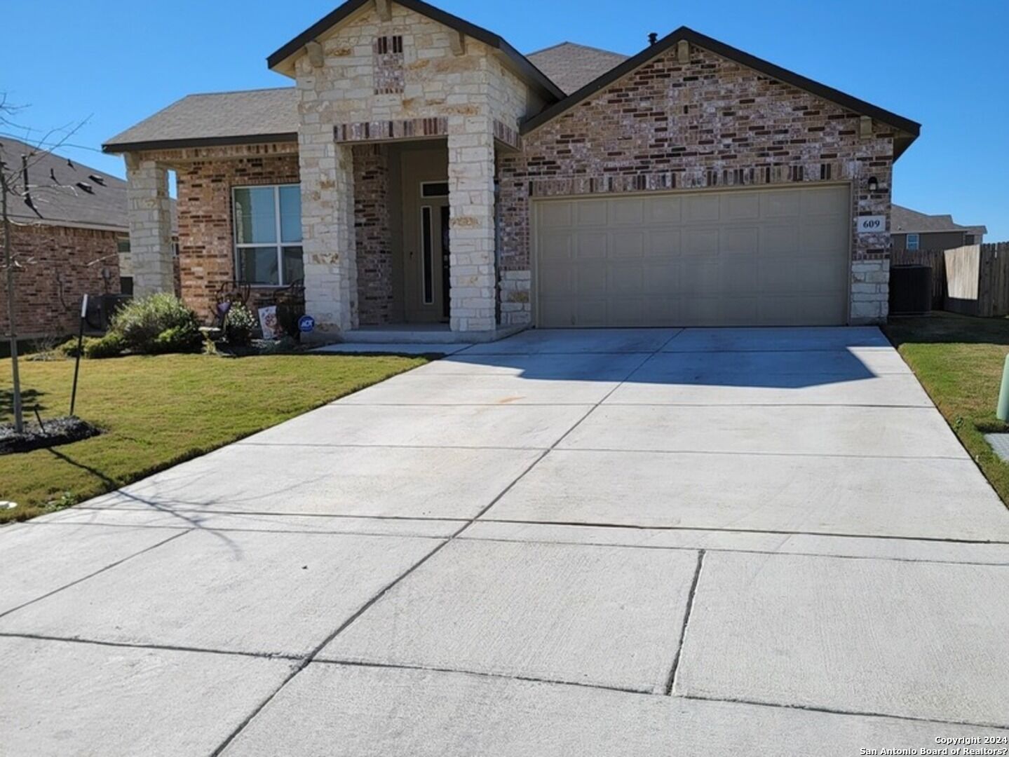 Property Photo: 609 Steele Shallows TX 78108