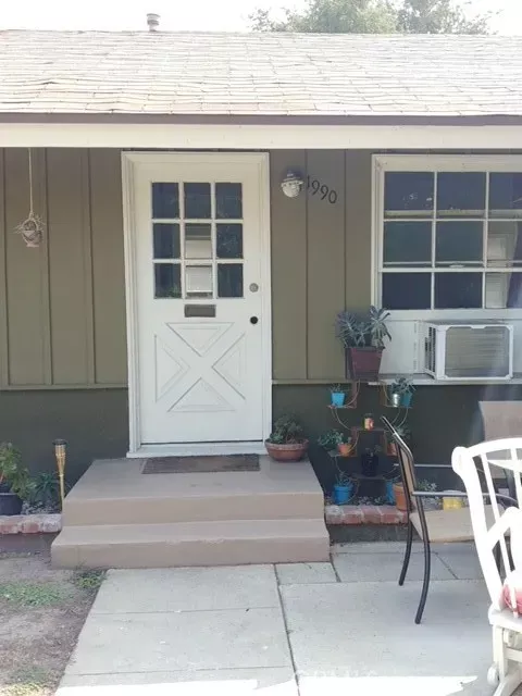 Property Photo:  1988 N Ontario Street  CA 91505 