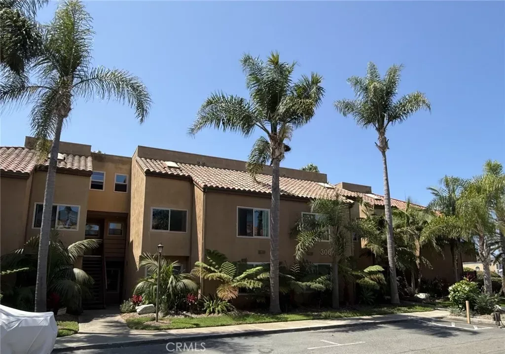 Property Photo:  306 Coral Reef 50  CA 92648 