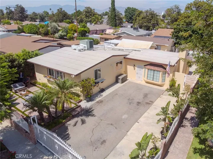 Property Photo:  8636 Colbath  CA 91402 