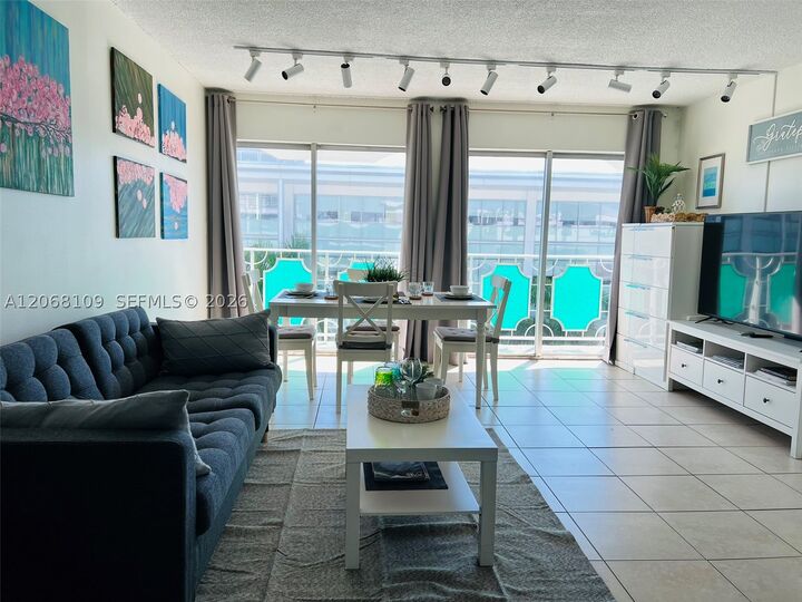 Property Photo:  1732 Meridian Ave 701  FL 33139 
