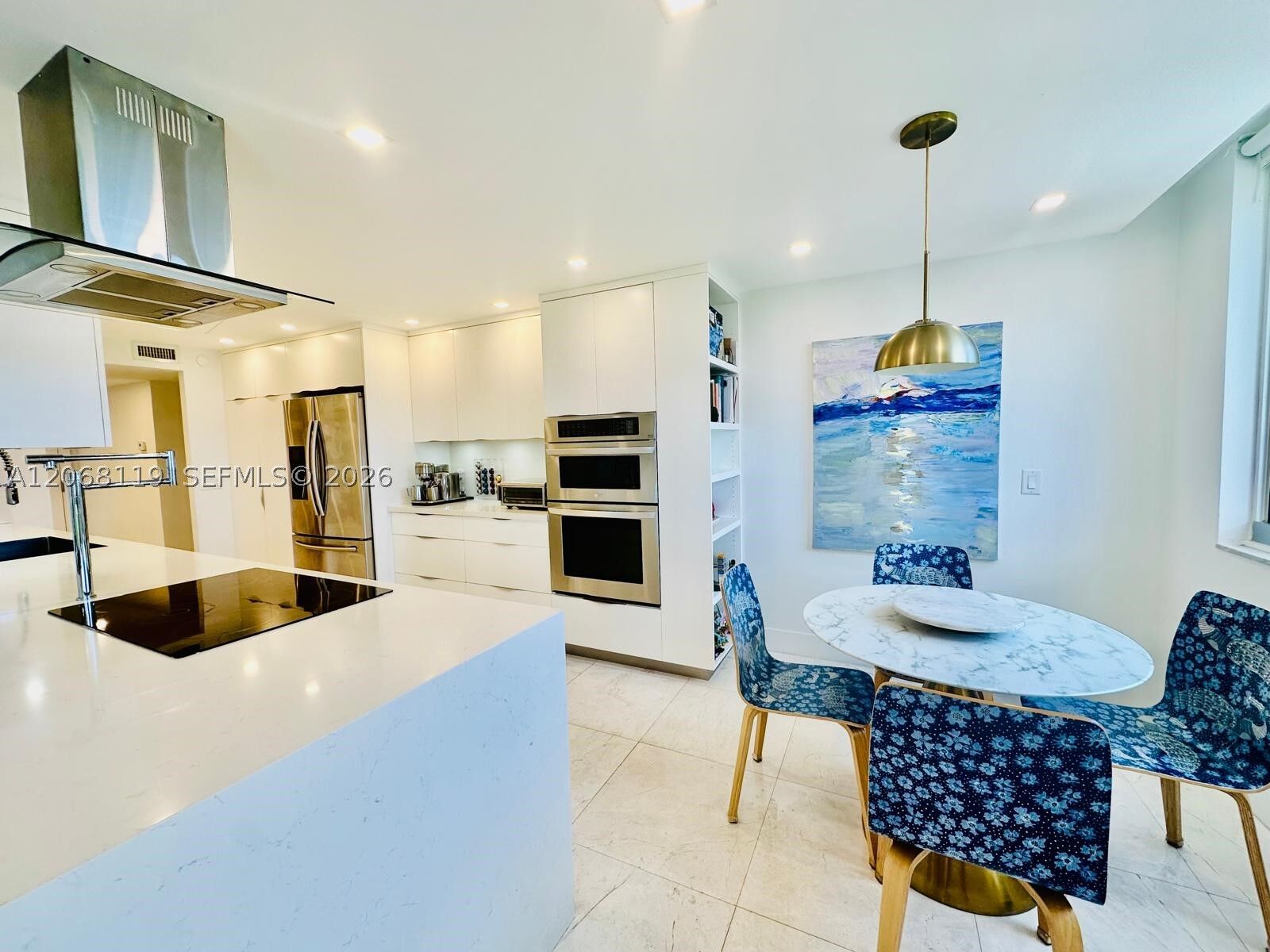 Property Photo: 901 E Camino Real 7D FL 33432